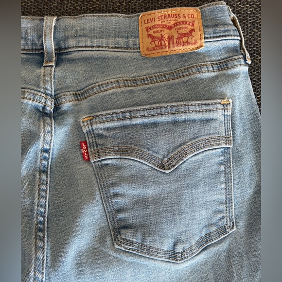 Levis Light Blue Denim Jeans - Picture 7 of 7